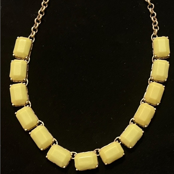Yellow Beaded Necklace - Picture 14 of 16